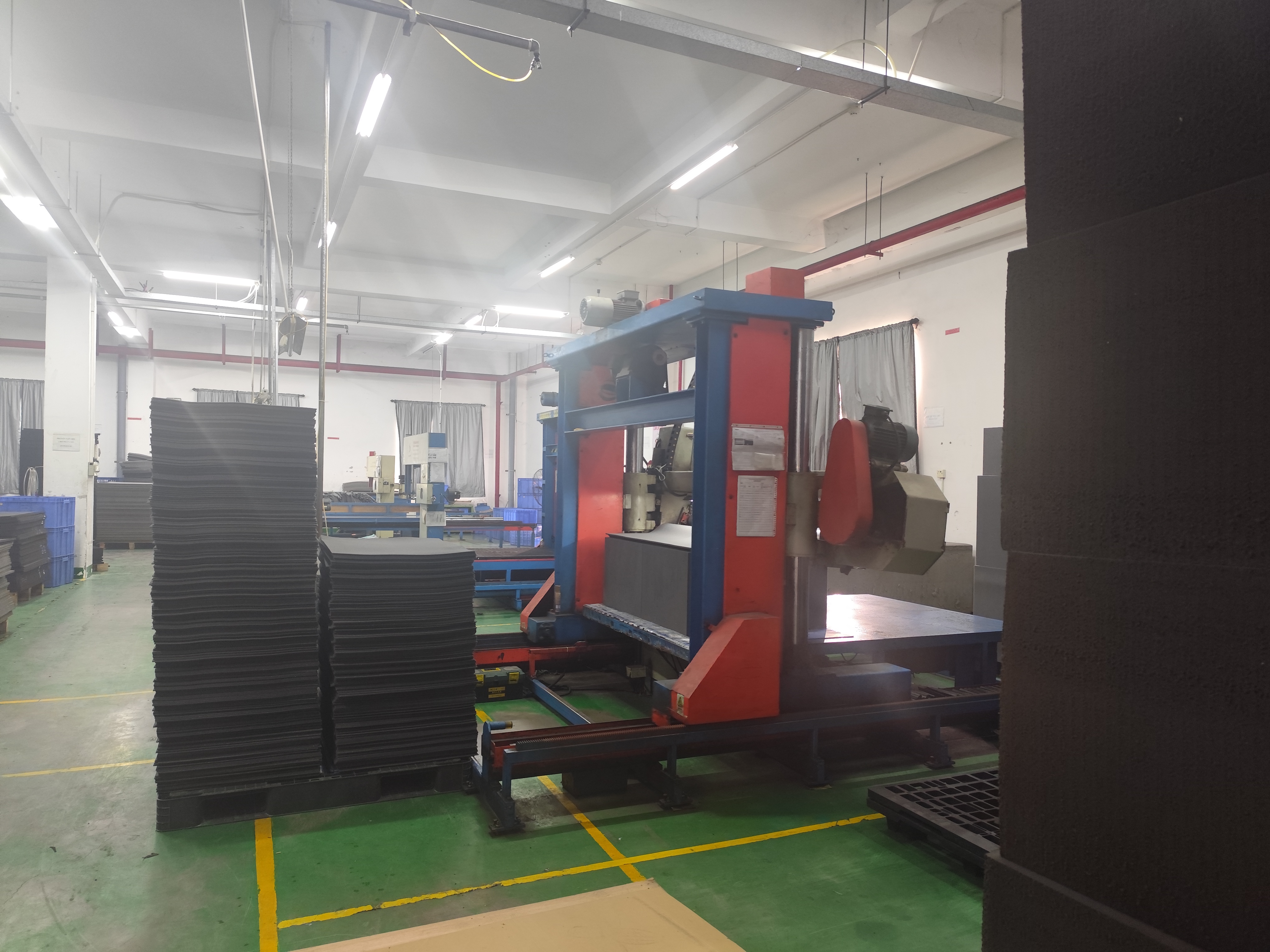 Cutting machine 3